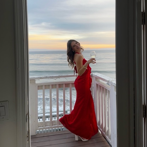 Hi, I’m Kat! 🌞🤍😇 - Picture 2 of 4